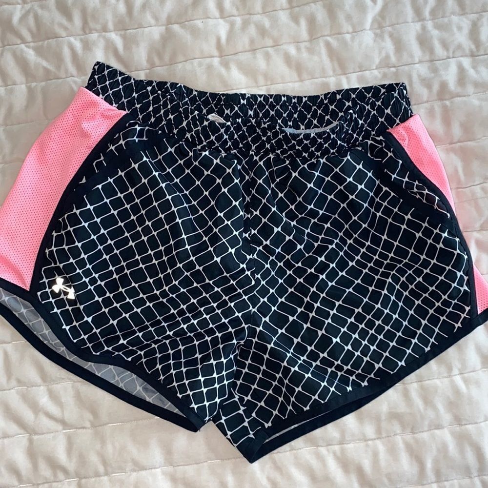 under armour black and pink running shorts